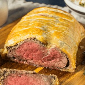 Beef Wellington With Mushroom Spinach & black Pepper sauce ~1.2 kg for 5-6 persons Ooh la la ! Chef Julien - Frozen