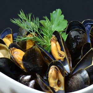 Natural Holland Live Mussels Certified Sustainable Seafood 2kg pac price per pac sold by 2 pac- PRE ORDER